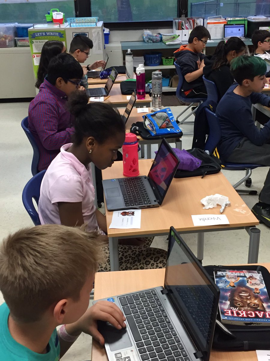 Students-coding-John-middleton-elementary-school